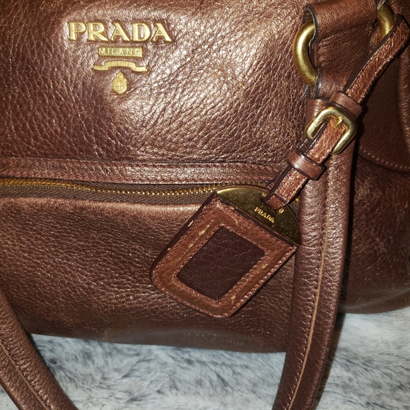 Authentic Prada handbag - Picture 5 of 16